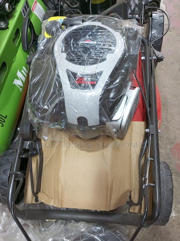 Highly Recommend 161cc Briggs and Strattom Lawn Mower - main view