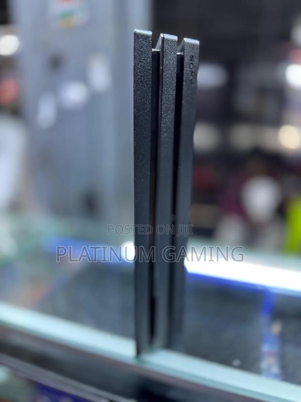 Used Playstation 4 Pro 1tb - thumbnail 3