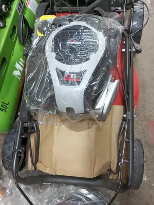 Highly Noted 161cc Briggs and Strattom Lawn Mower
