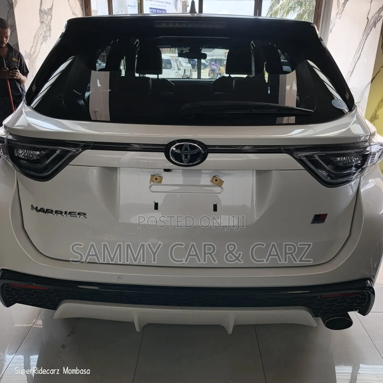 Toyota Harrier 2.0 Turbo 2018 White