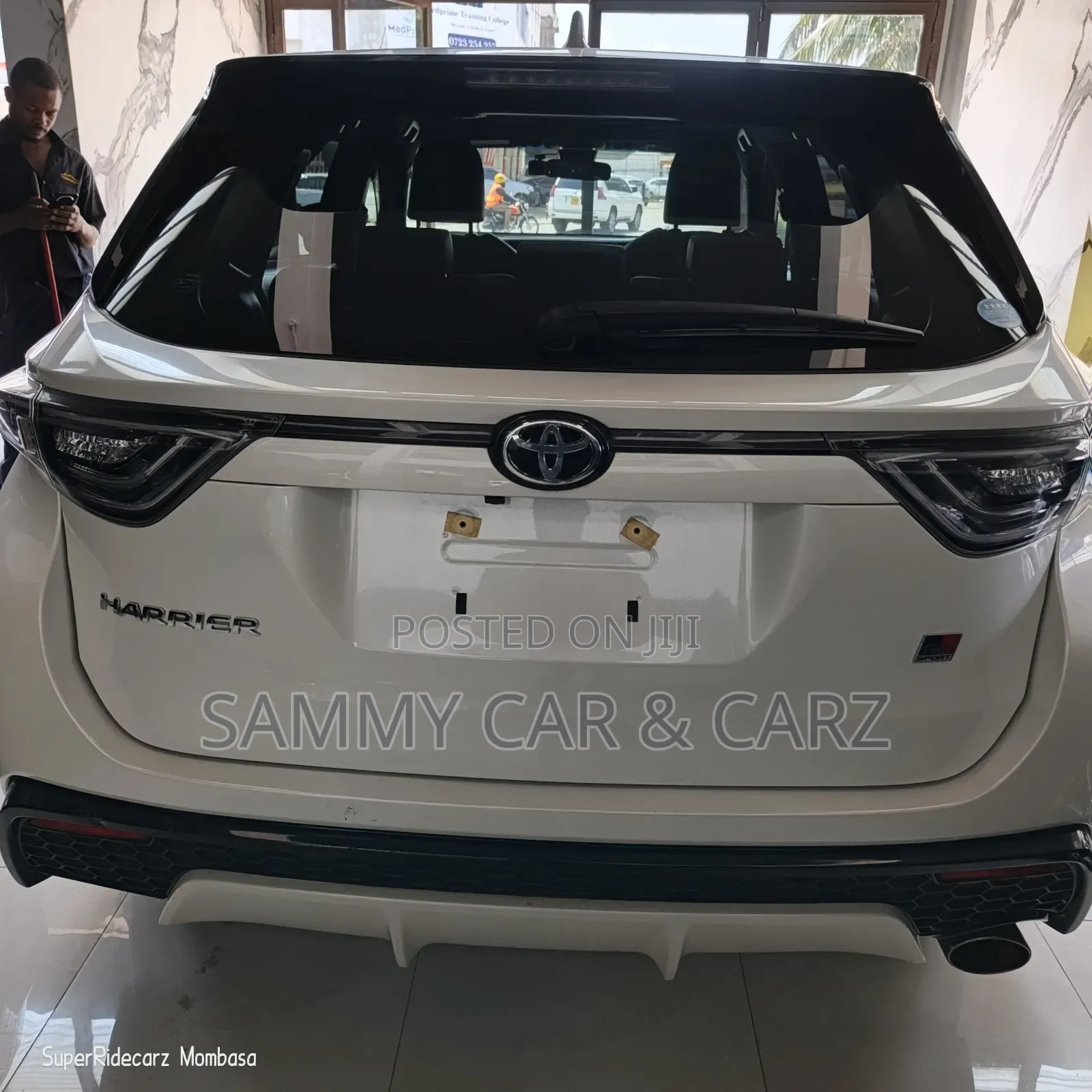 Toyota Harrier 2.0 Turbo 2018 White