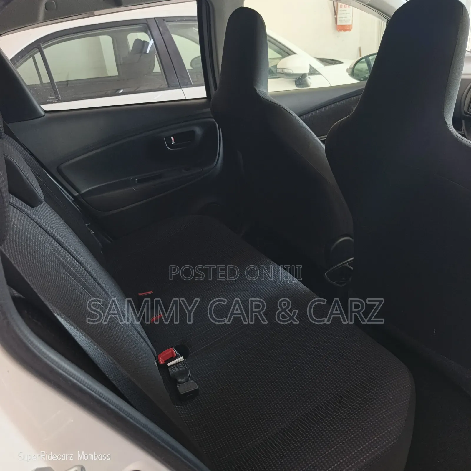 Toyota Vitz 1.3 FWD 5dr 2018 White