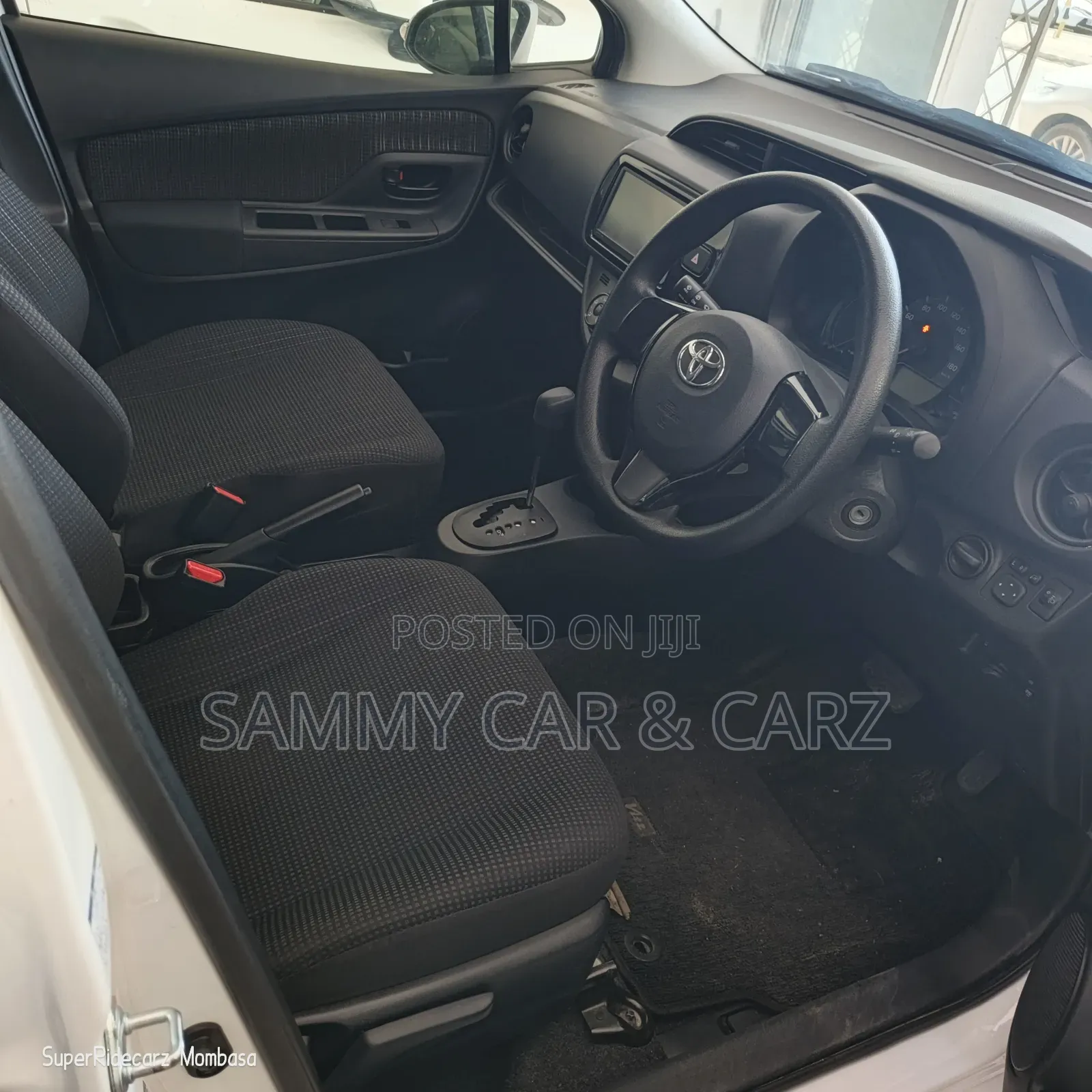 Toyota Vitz 1.3 FWD 5dr 2018 White