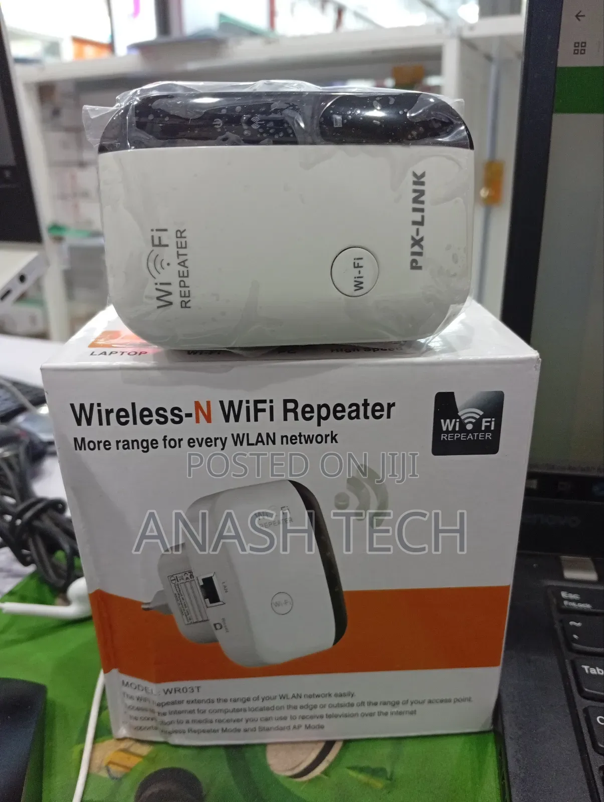 Compact Wall Plug 300mbps Wifi Range Extender Booster