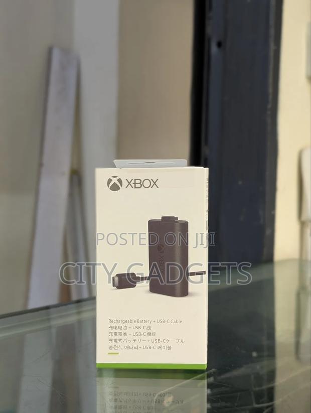 Xbox Series X Play and Charge Kit