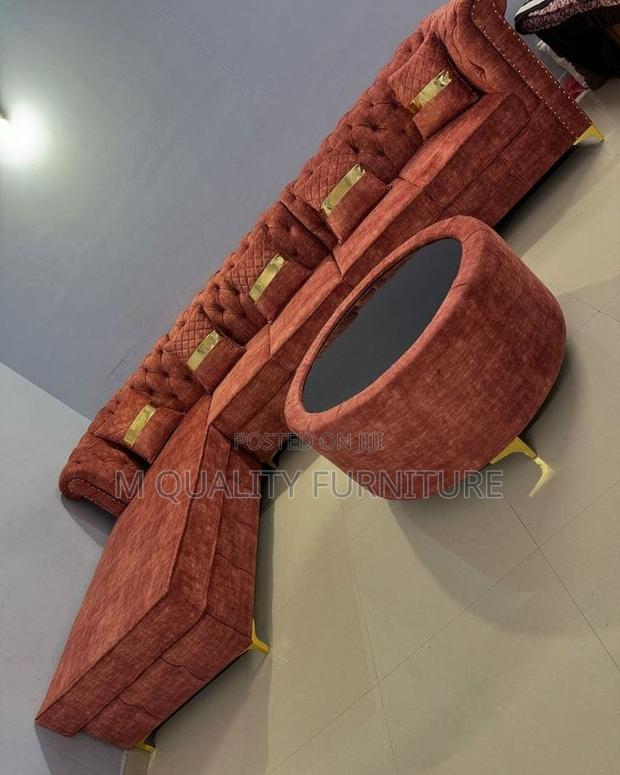 Sofa That Comfortably Accommodates Huge Families