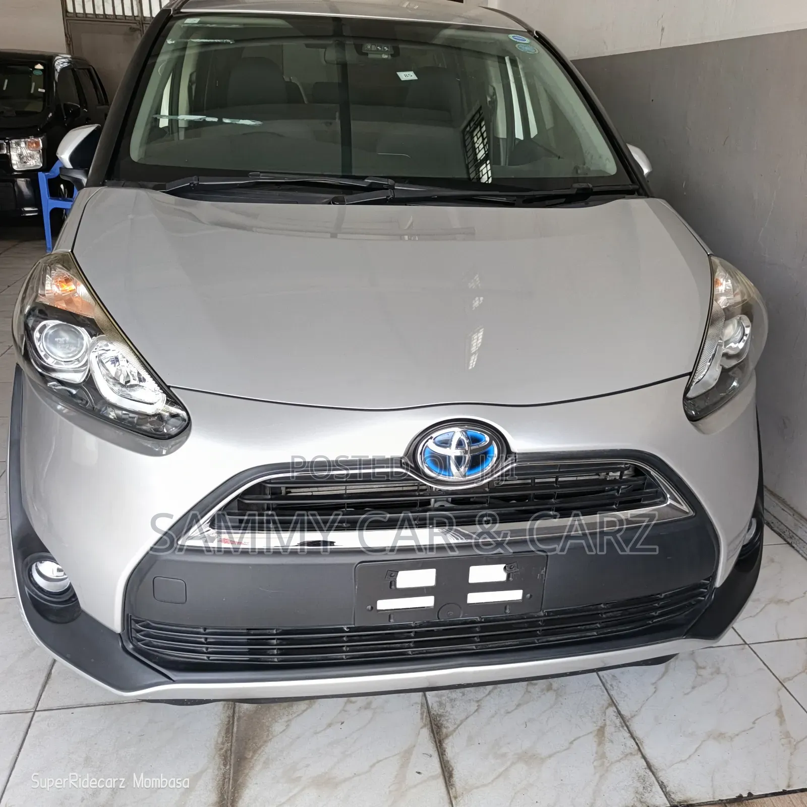 Toyota Sienta 1.5 Hybrid FWD (6-seater) 2018 Silver