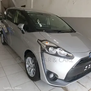 Toyota Sienta 1.5 Hybrid FWD (6-seater) 2018 Silver