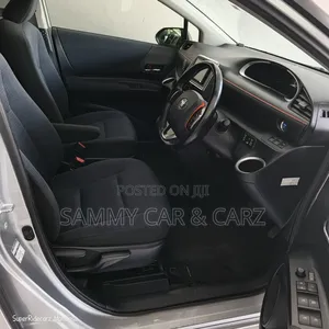 Toyota Sienta 1.5 Hybrid FWD (6-seater) 2018 Silver
