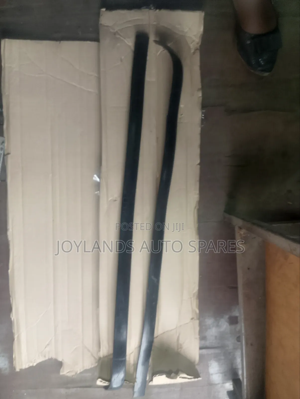 Hilux Vigo Roof Moulding ( Single Cabin)