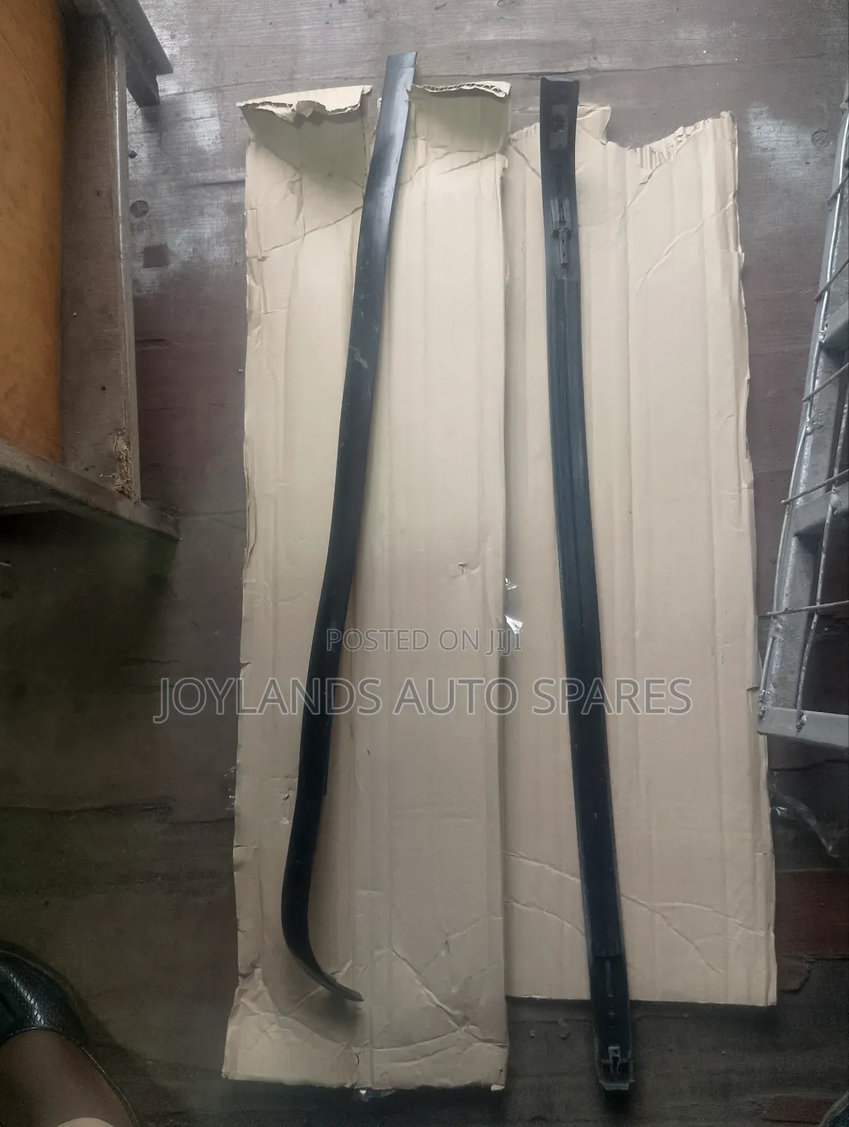 Hilux Vigo Roof Moulding ( Single Cabin)
