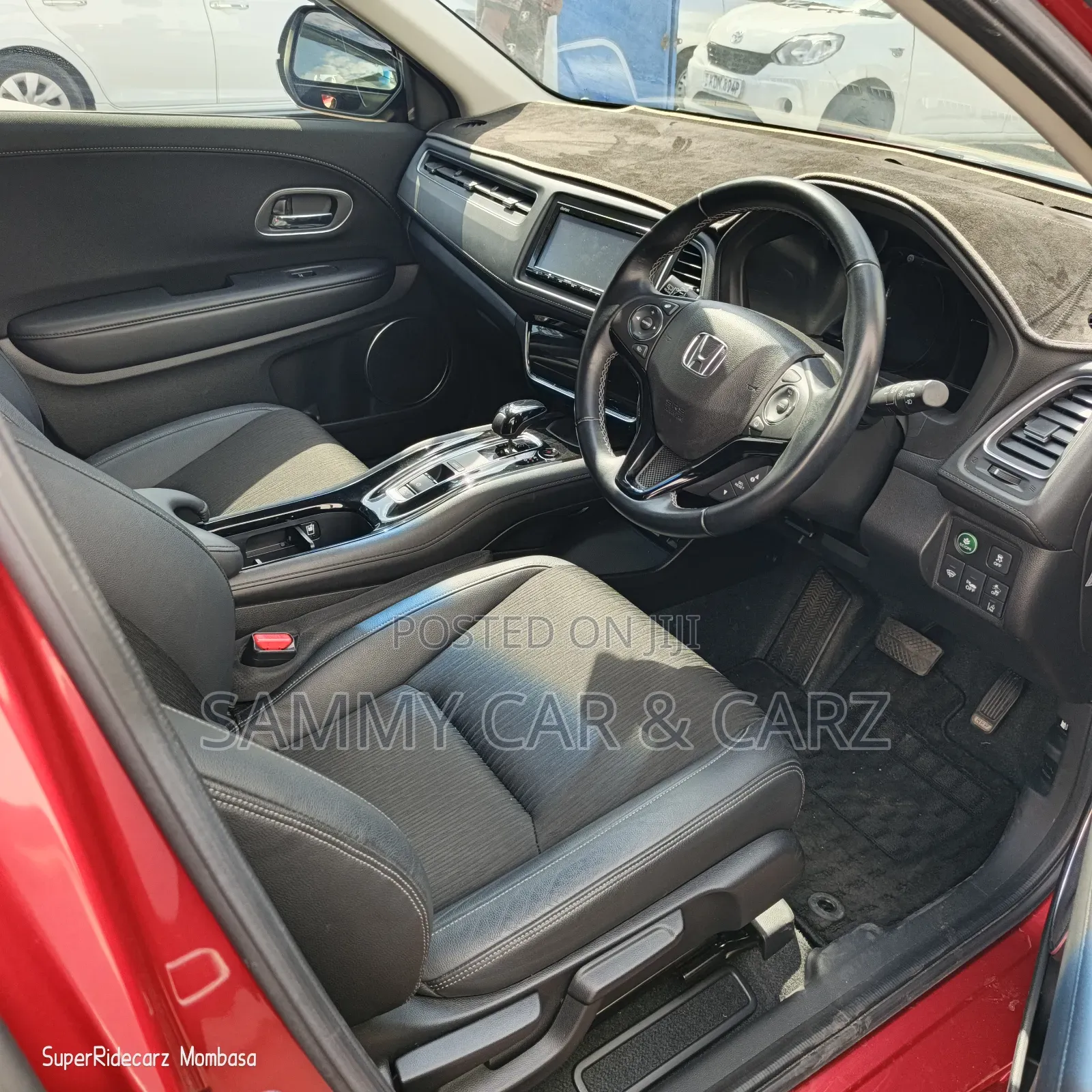 Honda Vezel 1.5 Hybrid 2WD 2018 Red