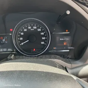 Honda Vezel 1.5 Hybrid 2WD 2018 Red