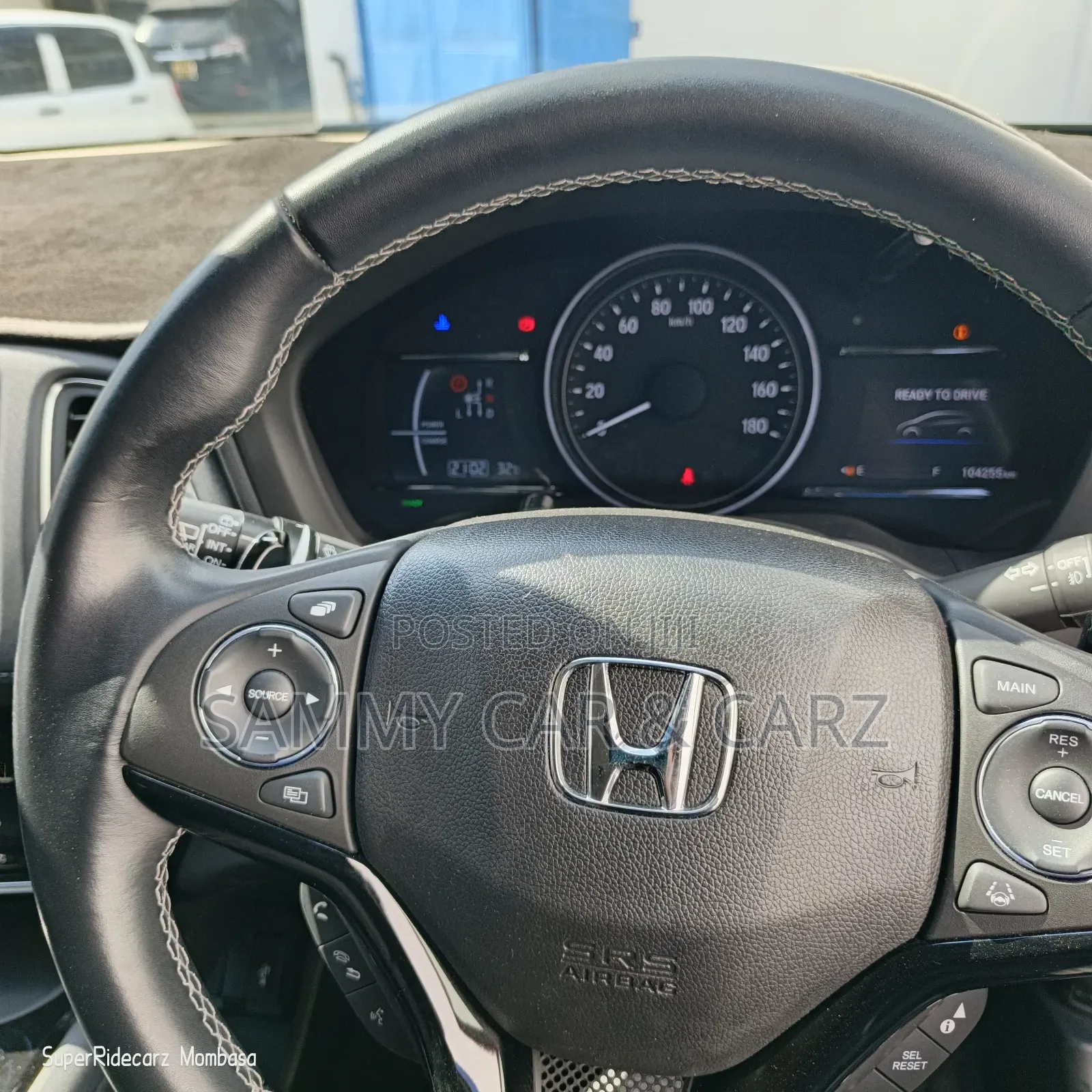 Honda Vezel 1.5 Hybrid 2WD 2018 Red