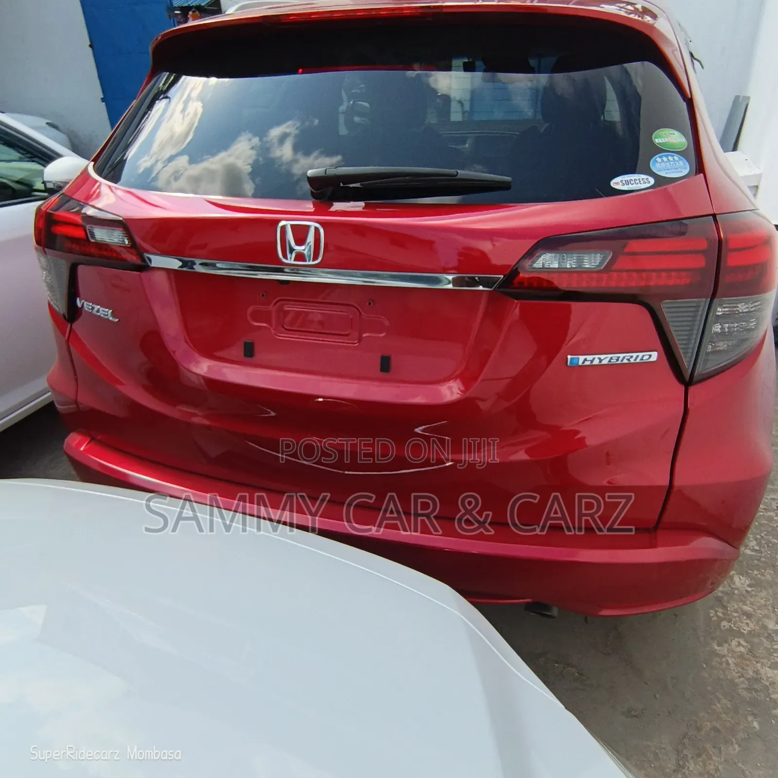 Honda Vezel 1.5 Hybrid 2WD 2018 Red