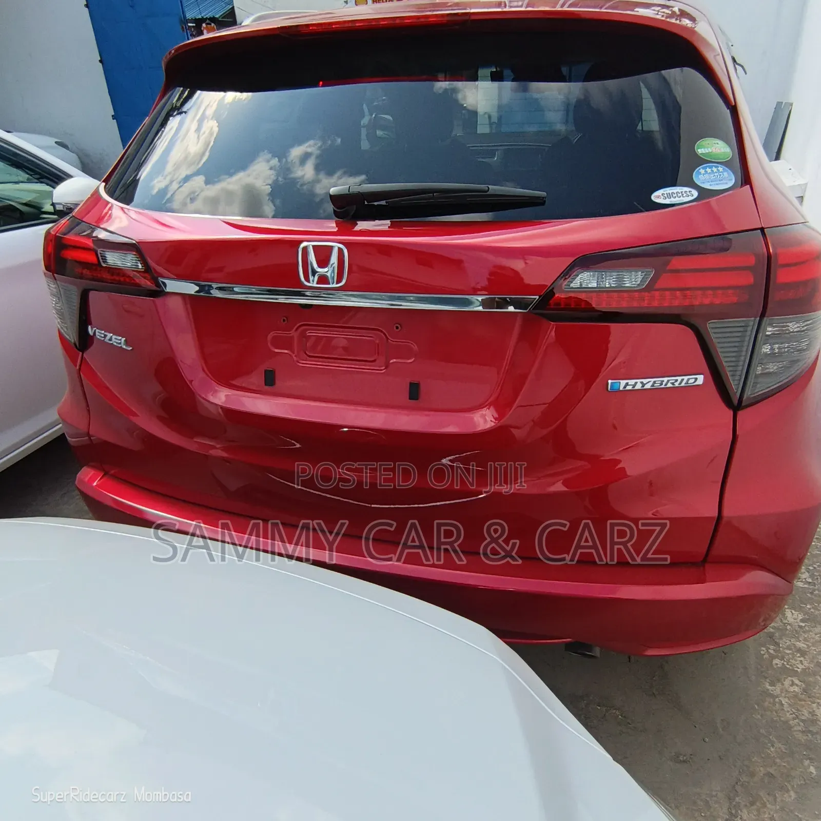 Honda Vezel 1.5 Hybrid 2WD 2018 Red