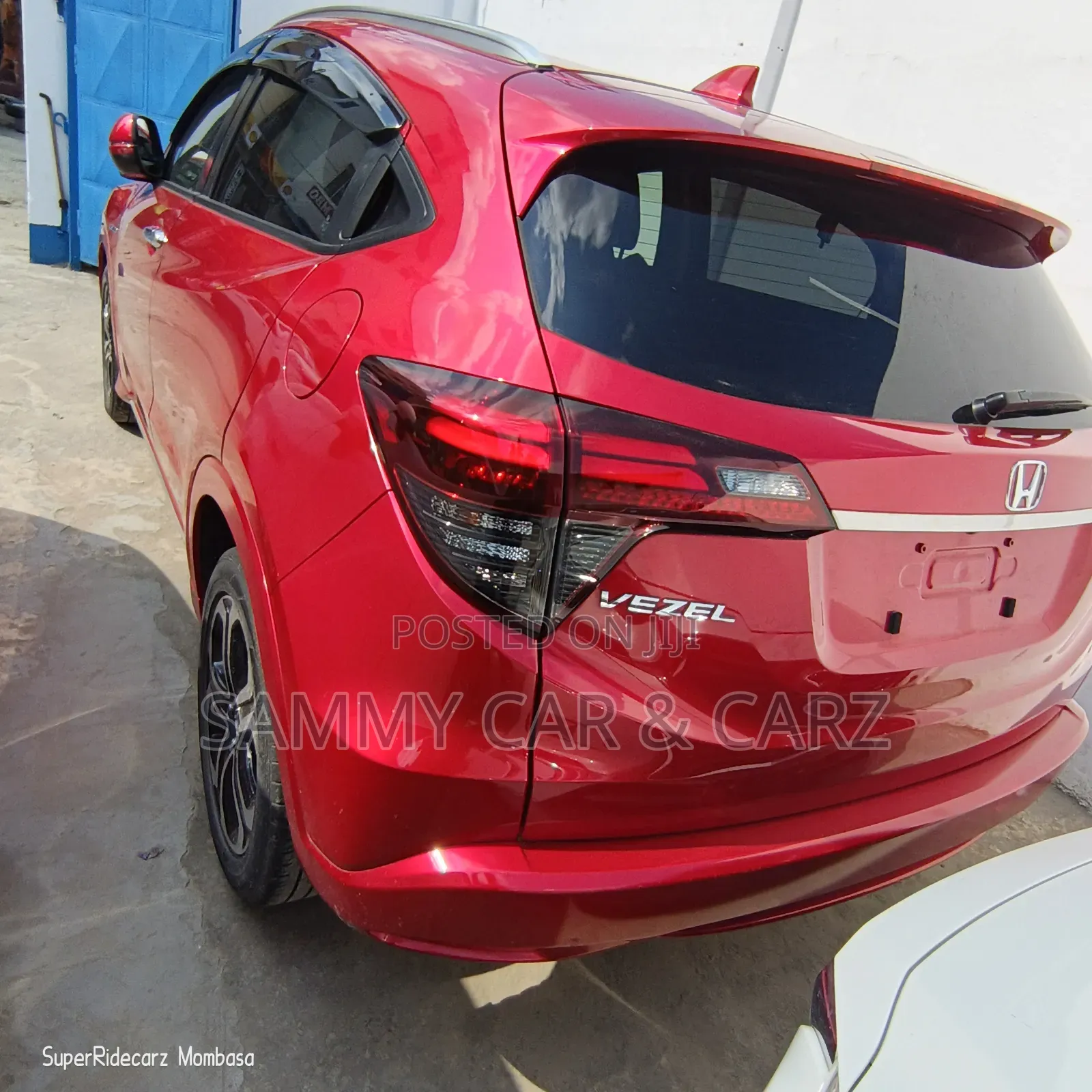Honda Vezel 1.5 Hybrid 2WD 2018 Red