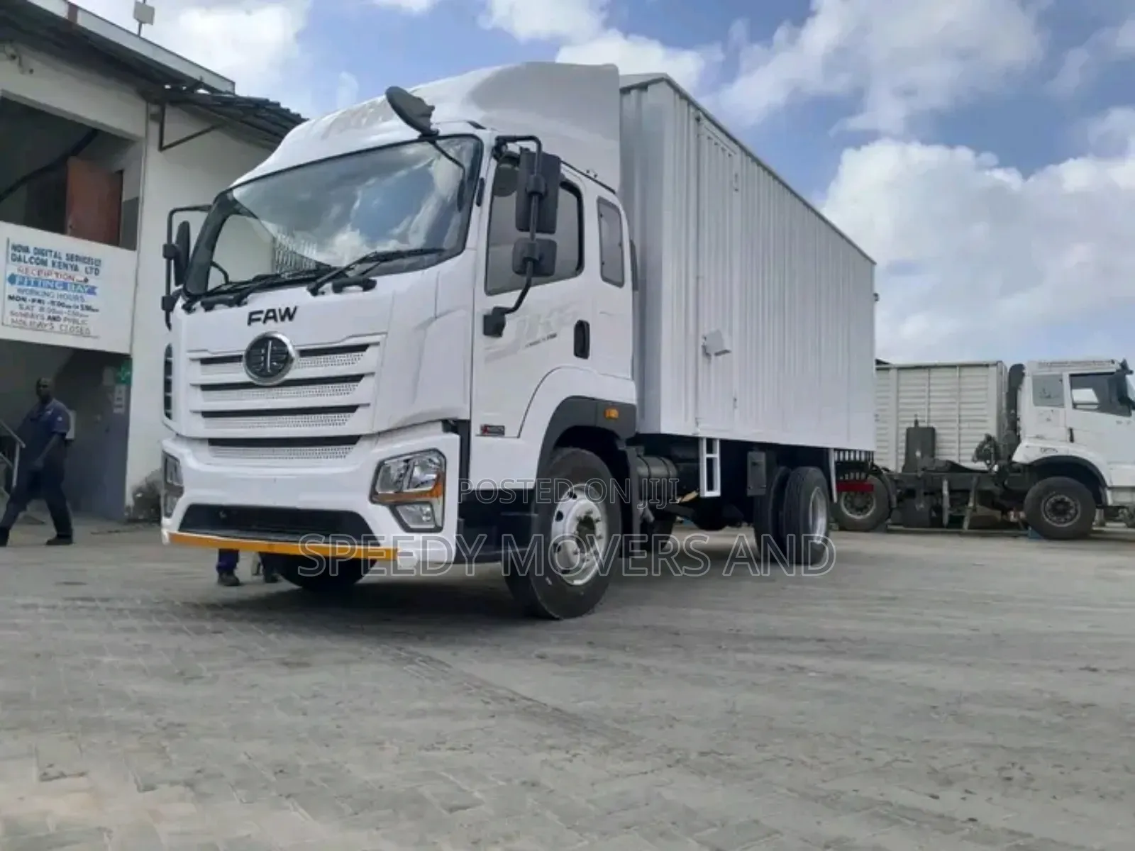 Trucks/Lorries Available for Load Delivery