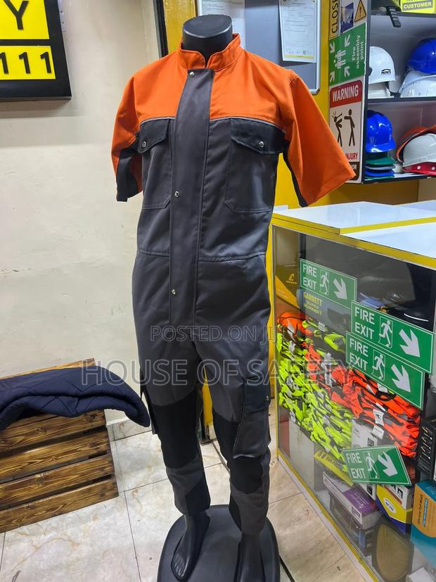 Grey Cargo - main view