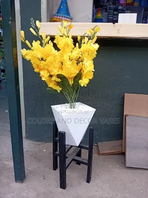 Yellow Flowers Corner Piece