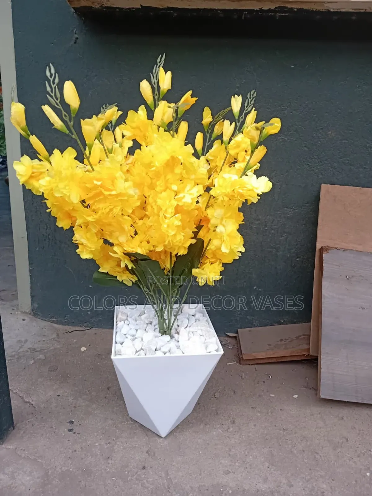 Yellow Flowers Corner Piece