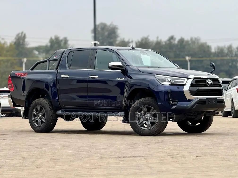 Toyota Hilux 2020 Blue