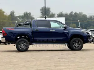 Toyota Hilux 2020 Blue