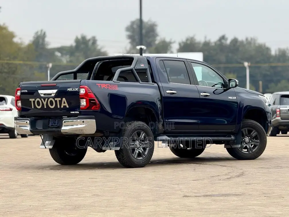 Toyota Hilux 2020 Blue