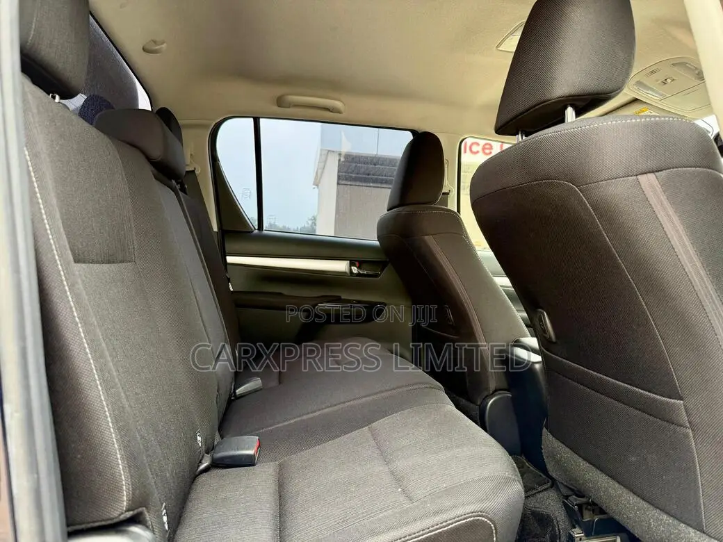 Toyota Hilux 2020 Blue