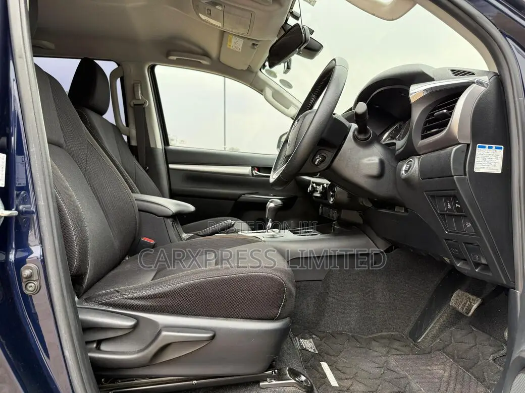 Toyota Hilux 2020 Blue