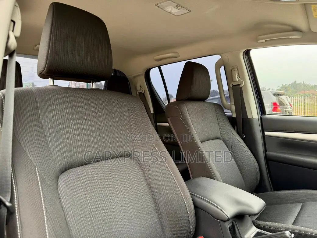 Toyota Hilux 2020 Blue