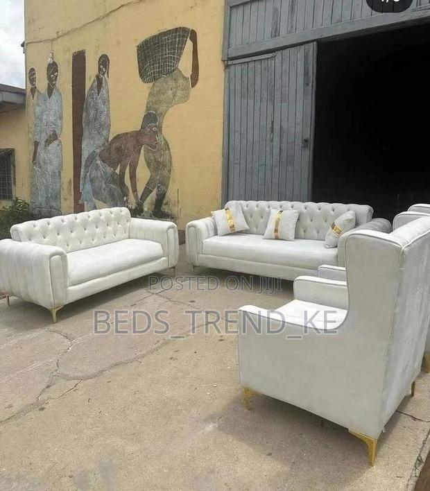 Lovely White Chester Sofa Set 3,2,1,1 - thumbnail 2