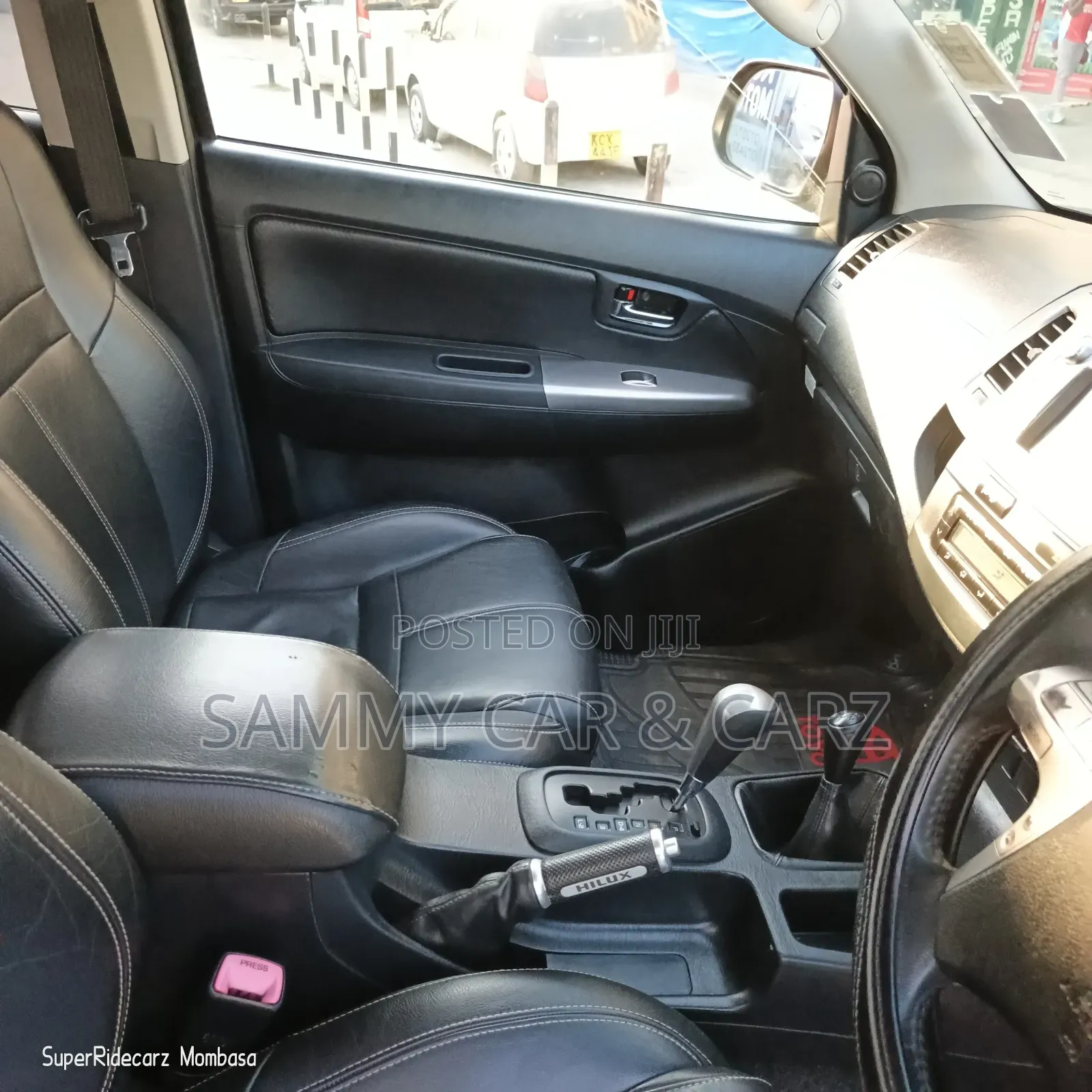 Toyota Hilux 2015 Black