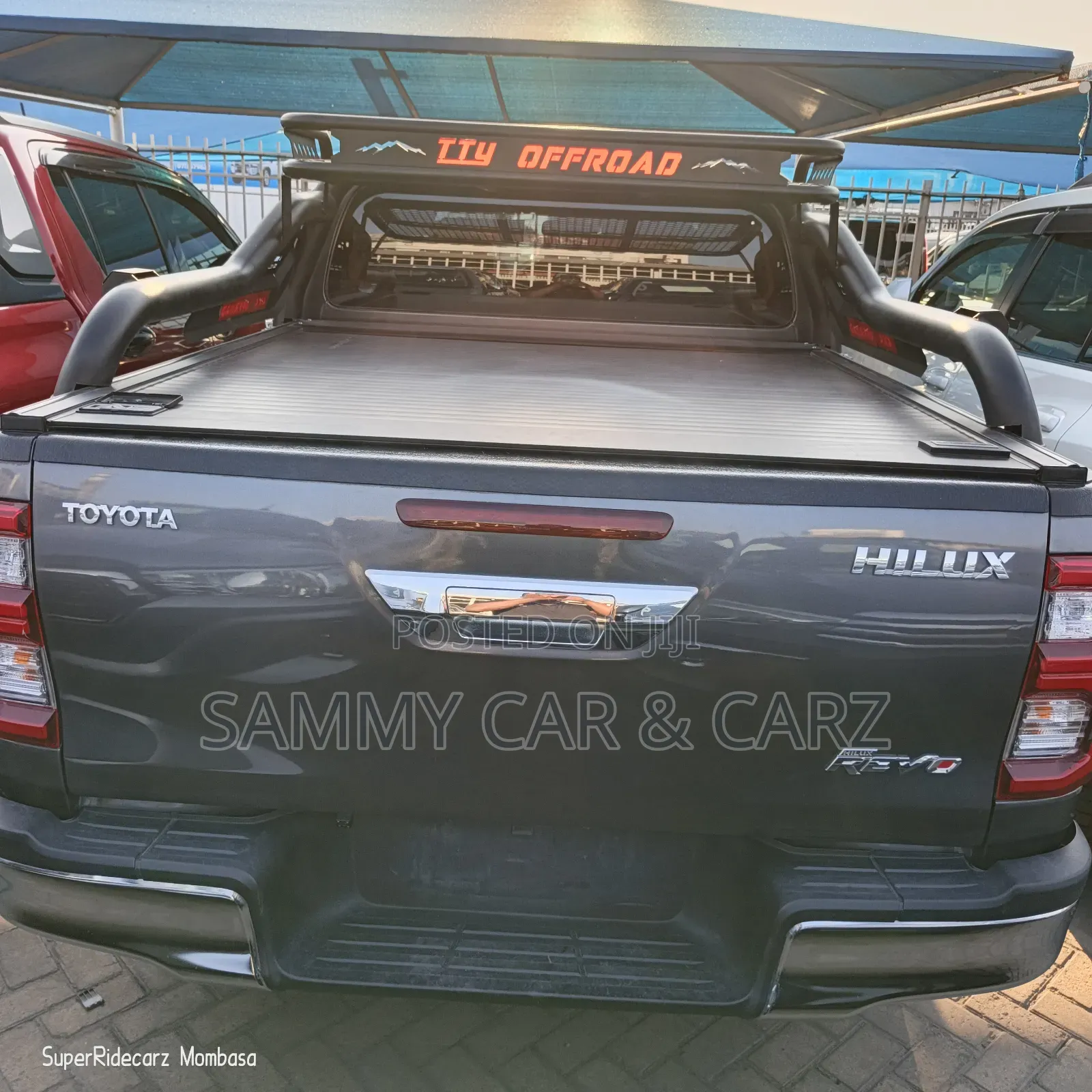 Toyota Hilux 2020 Gray