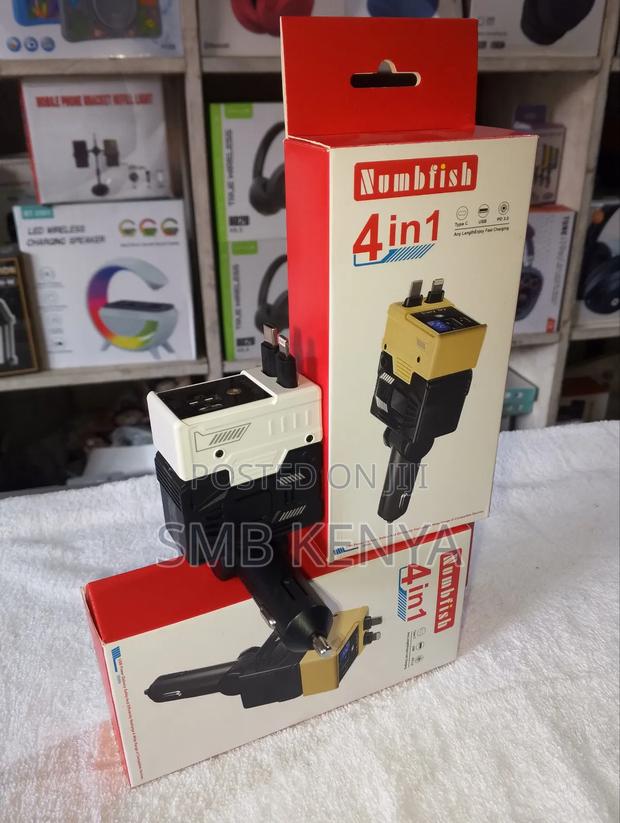 4 in 1 Car Charger With Retractable Cable - thumbnail 2