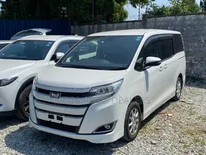 Toyota Noah 2018 White