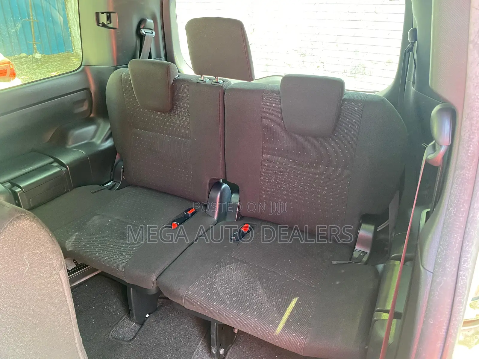 Toyota Noah 2018 White