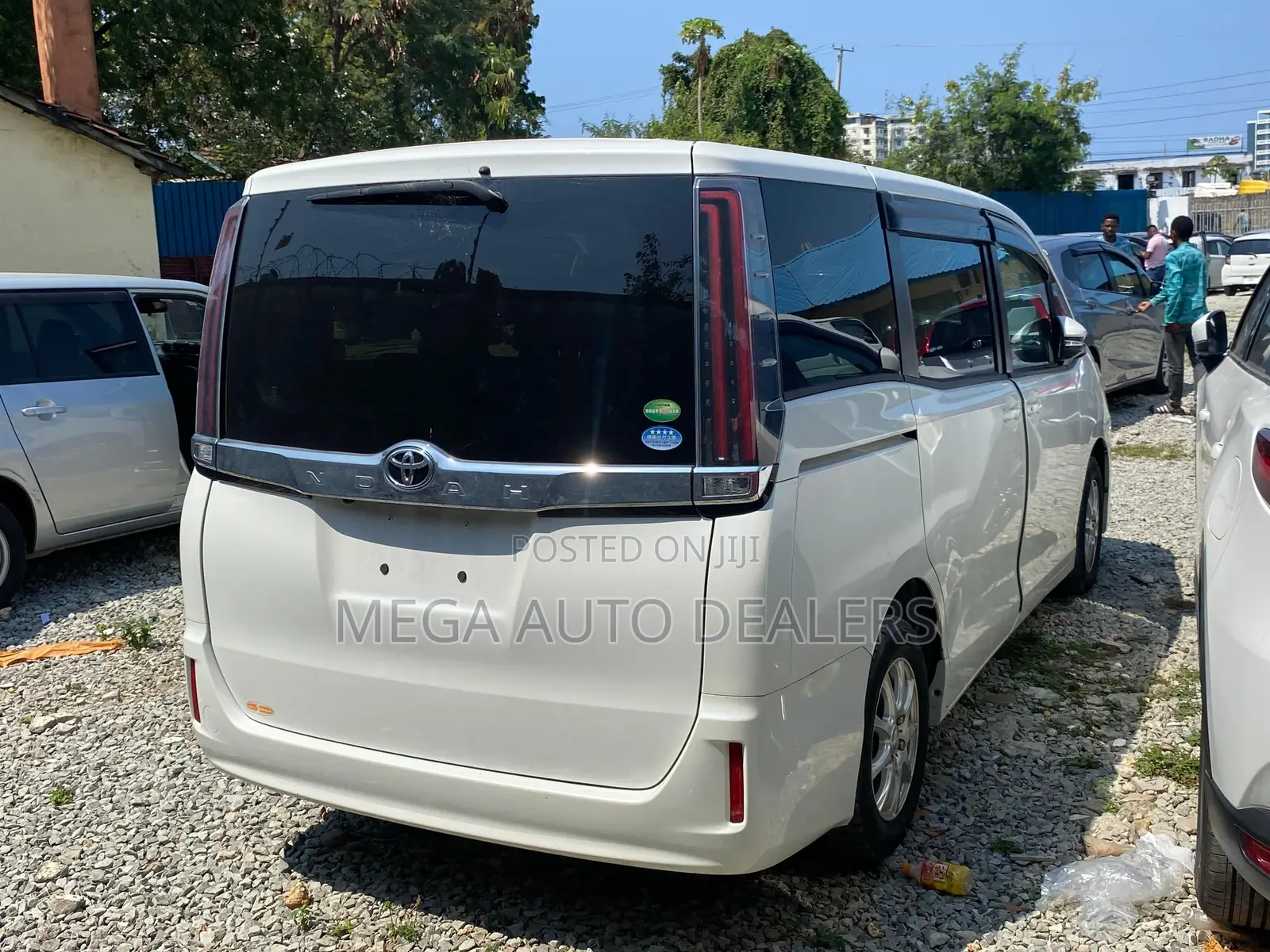Toyota Noah 2018 White