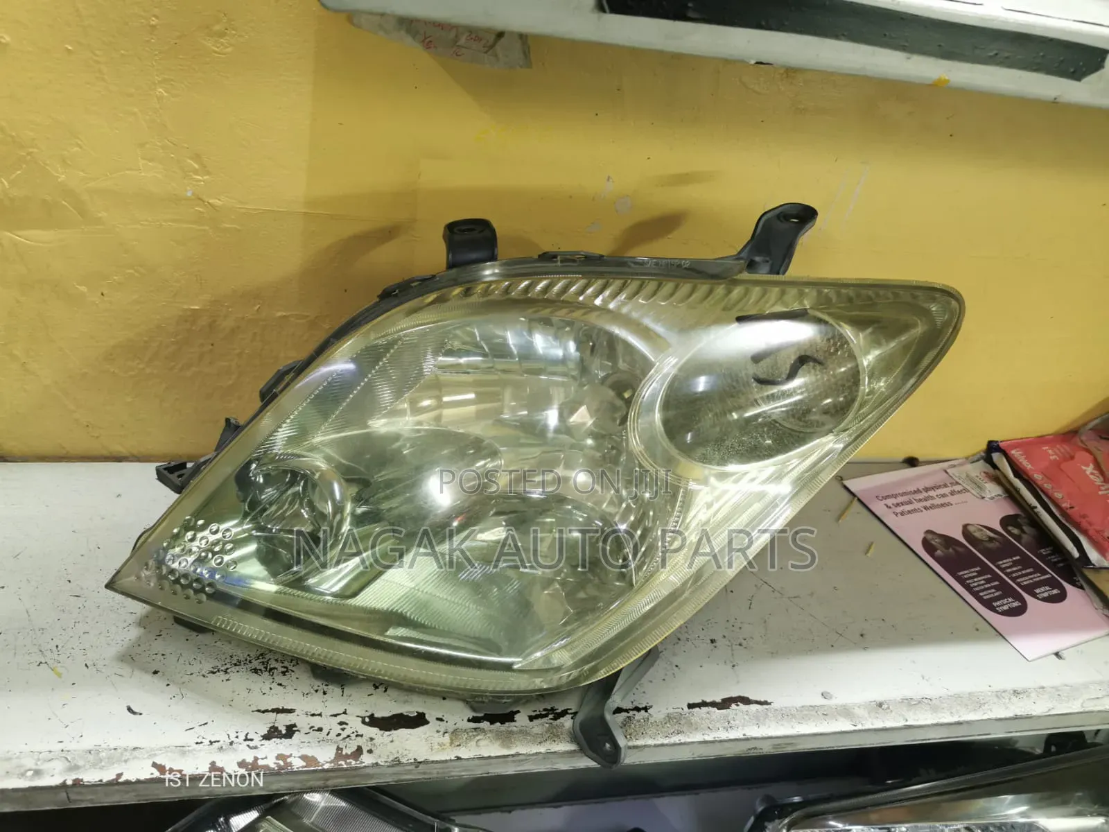 Ist 2010-2012 Xenon Headlight