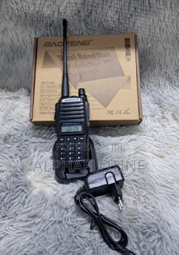 Baofeng Uv-82 Dual Band Handheld Radio Call / Walkie Talkie With LCD