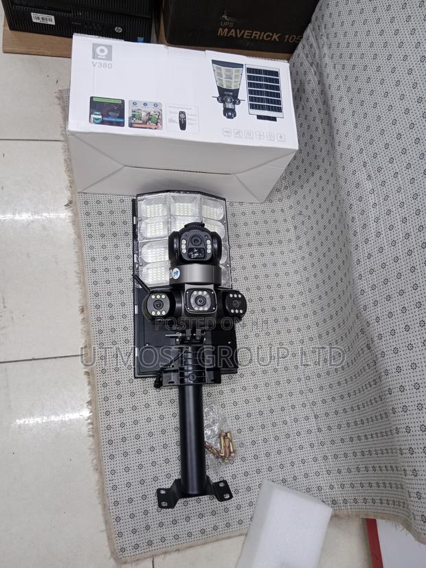 3-Lens Solar CCTV Streetlight Wireless System