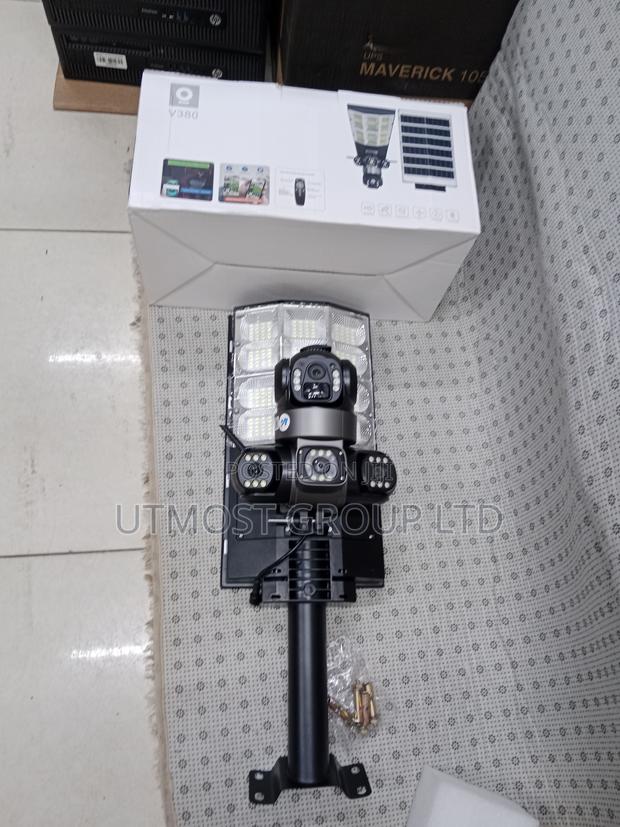 6mp Solar CCTV Streetlight With 4g 3 Lenses - main view