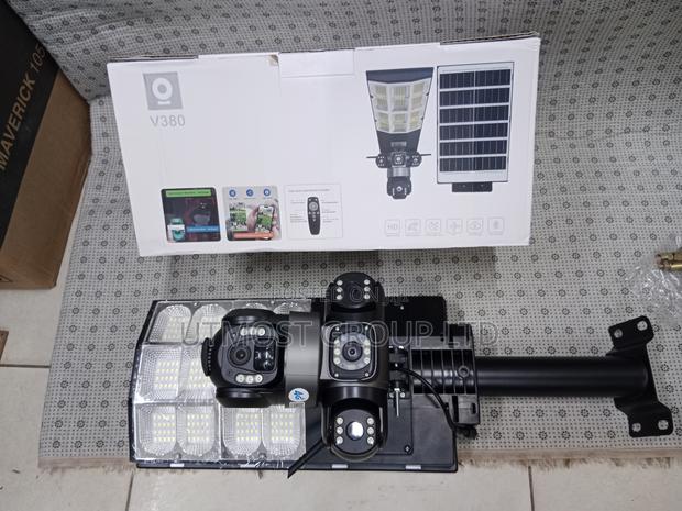 Solar 4g 6mp 3-Lens Streetlight Security Camera - main view