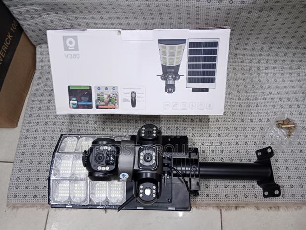 4g 6mp Solar Led Streetlight With CCTV Camera - main view