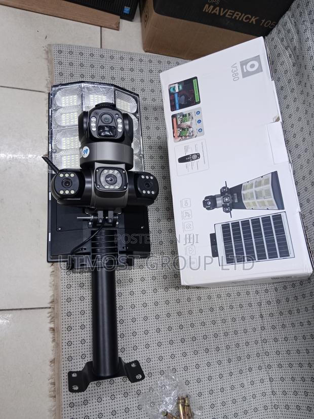 Solar 4g 6mp 3-Lens Outdoor CCTV Streetlight