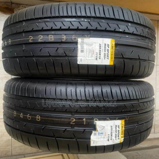 255/55 R19 Dunlop Tyre