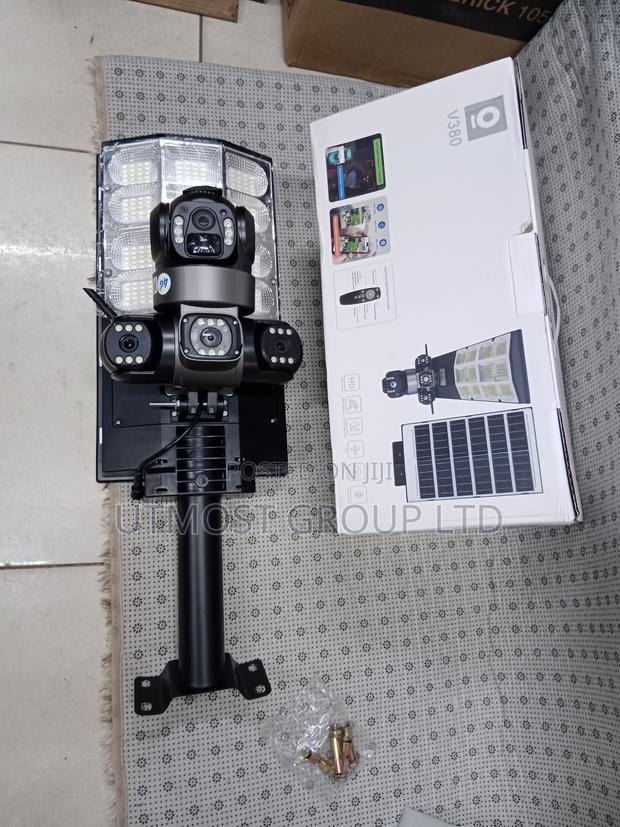 4g 6mp Triple Lens Solar Street Light Security Cam - main view