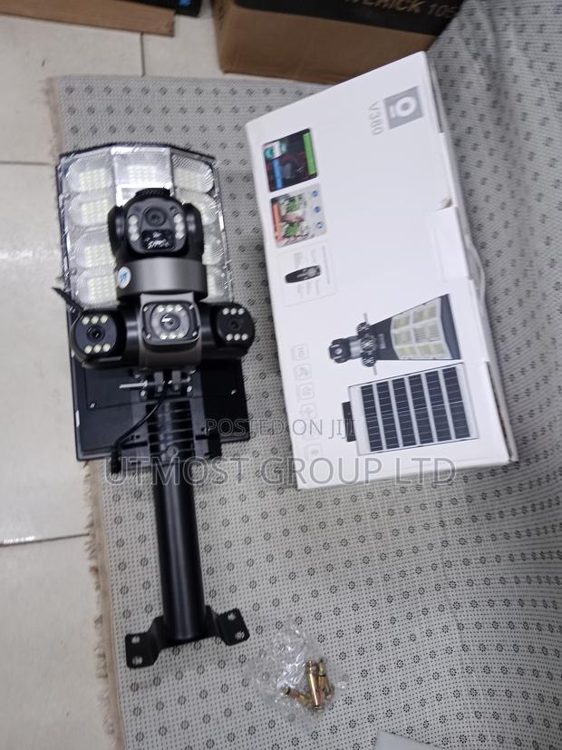 6mp 4g Solar Streetlight CCTV With Motion Sensor - main view