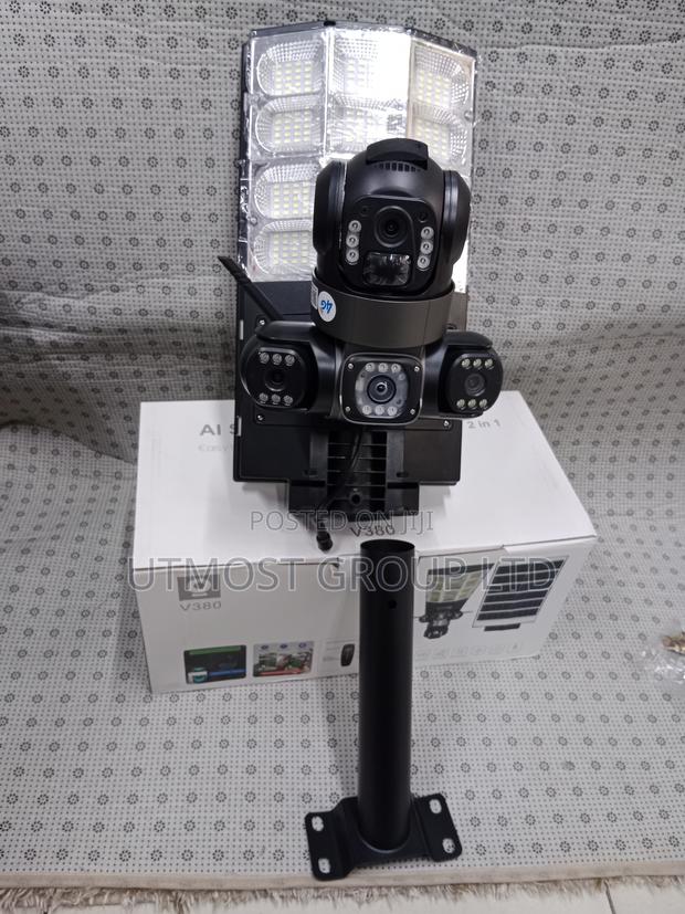 Solar Powered 4g 6mp Triple Lens Security Street Light - main view