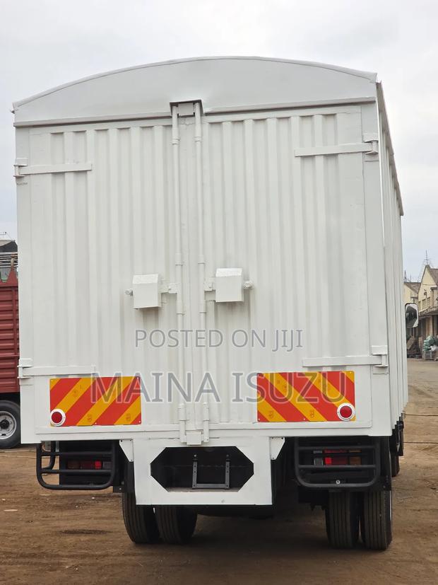 Zero Mileage Isuzu Frr90 With Cover/Open Truck 2025 White - thumbnail 6